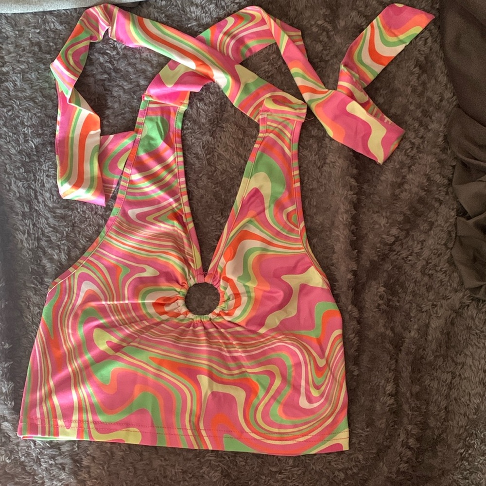 FUN | groovy halter top